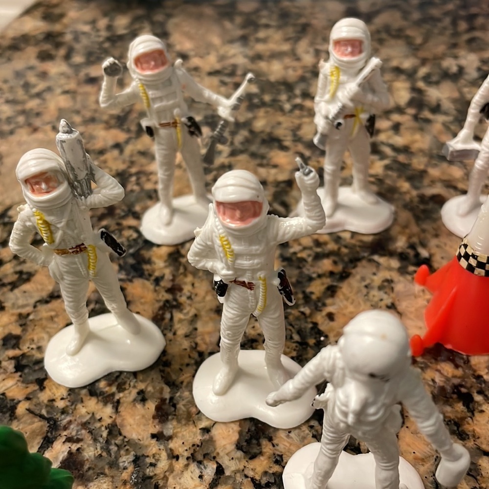 EUC Vintage‎ Space Cake Toppers